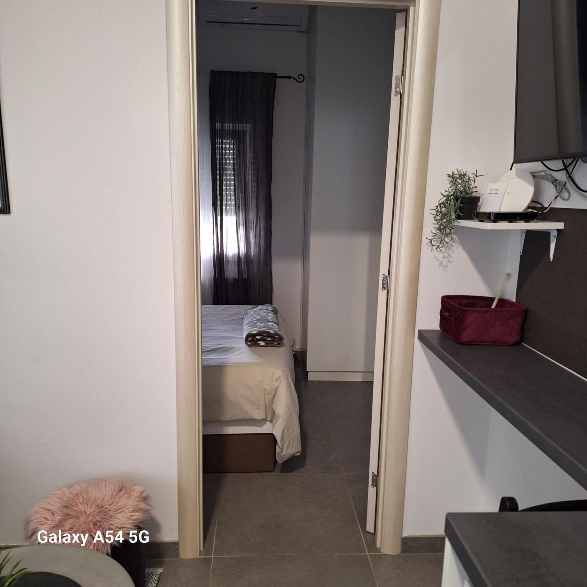 Studio Apartmani Louis I Lola 萨格勒布 外观 照片