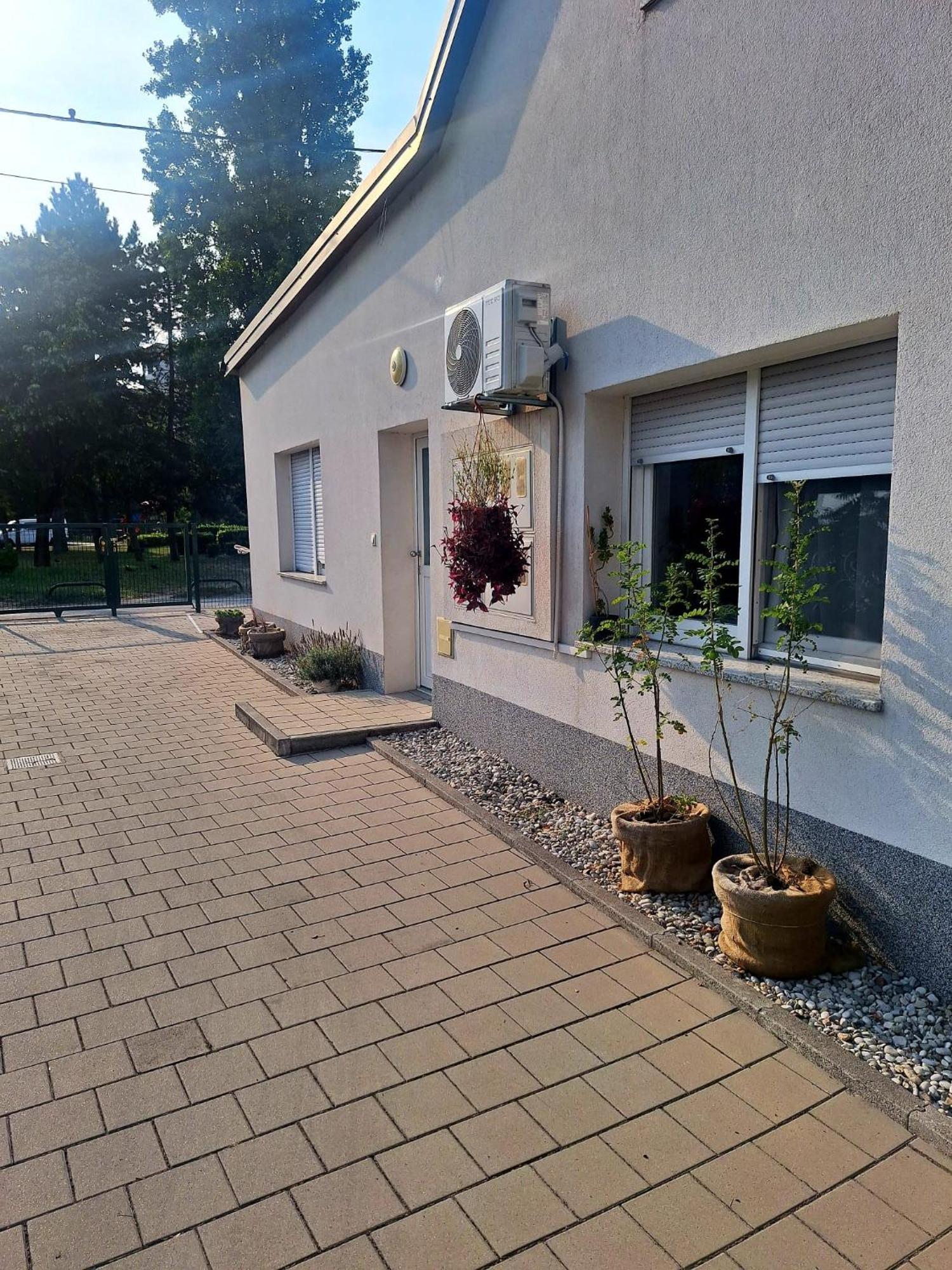 Studio Apartmani Louis I Lola 萨格勒布 外观 照片